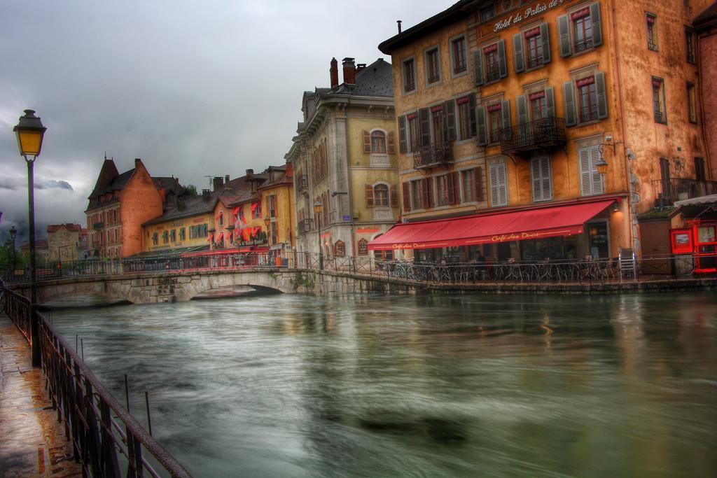 Hotel Des Marquisats Annecy Exterior photo