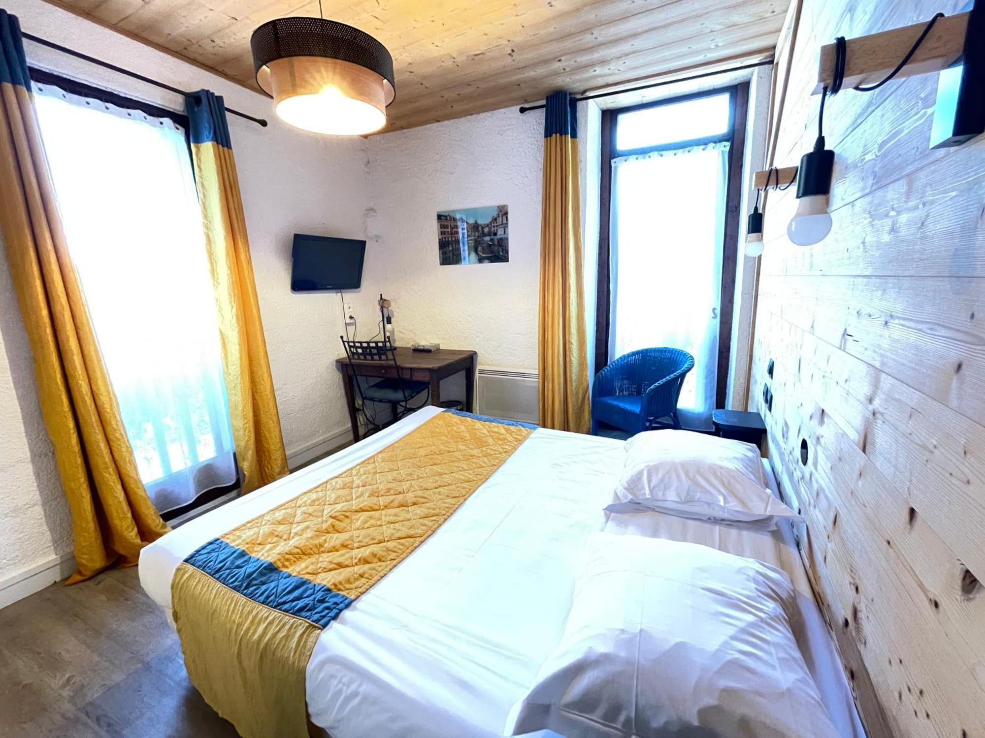 Hotel Des Marquisats Annecy Exterior photo